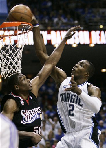 dwight howard dunking on. Dwight Howard dunks over Theo